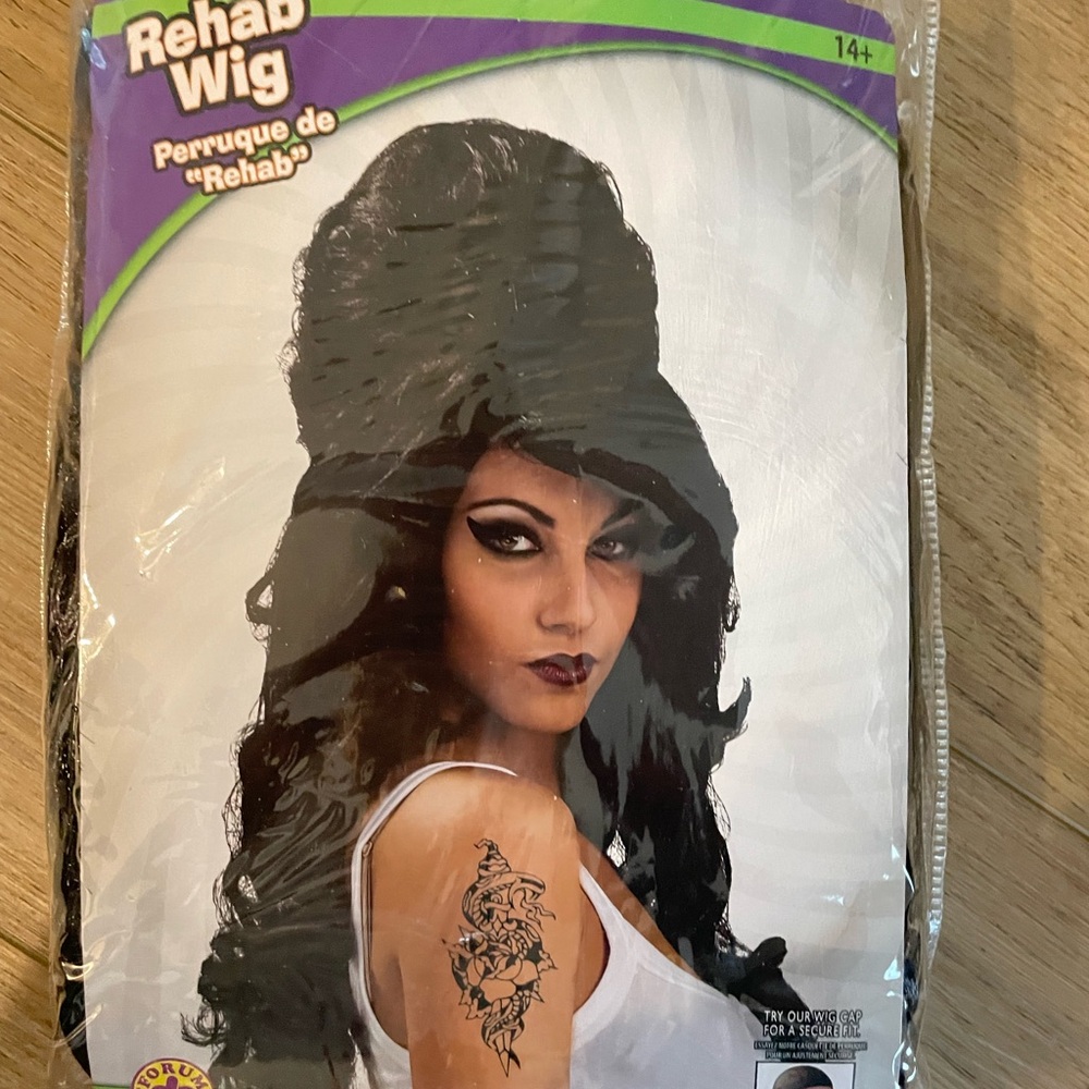 Amy Winehouse Gildan Rehab Wig - Black